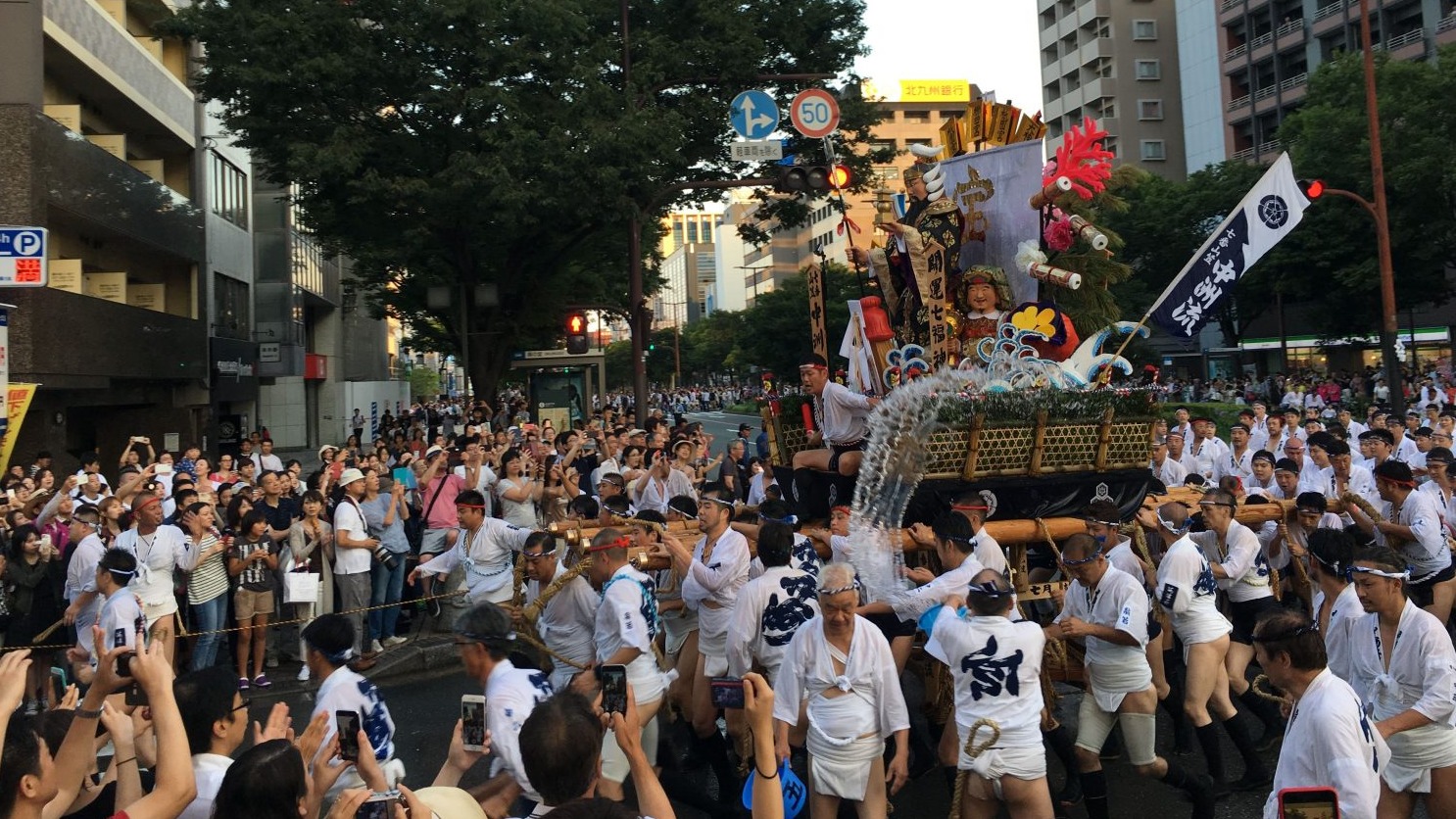 九州7月必去祭典：福岡博多山笠祇園祭典！夏日裡的屁屁祭典？