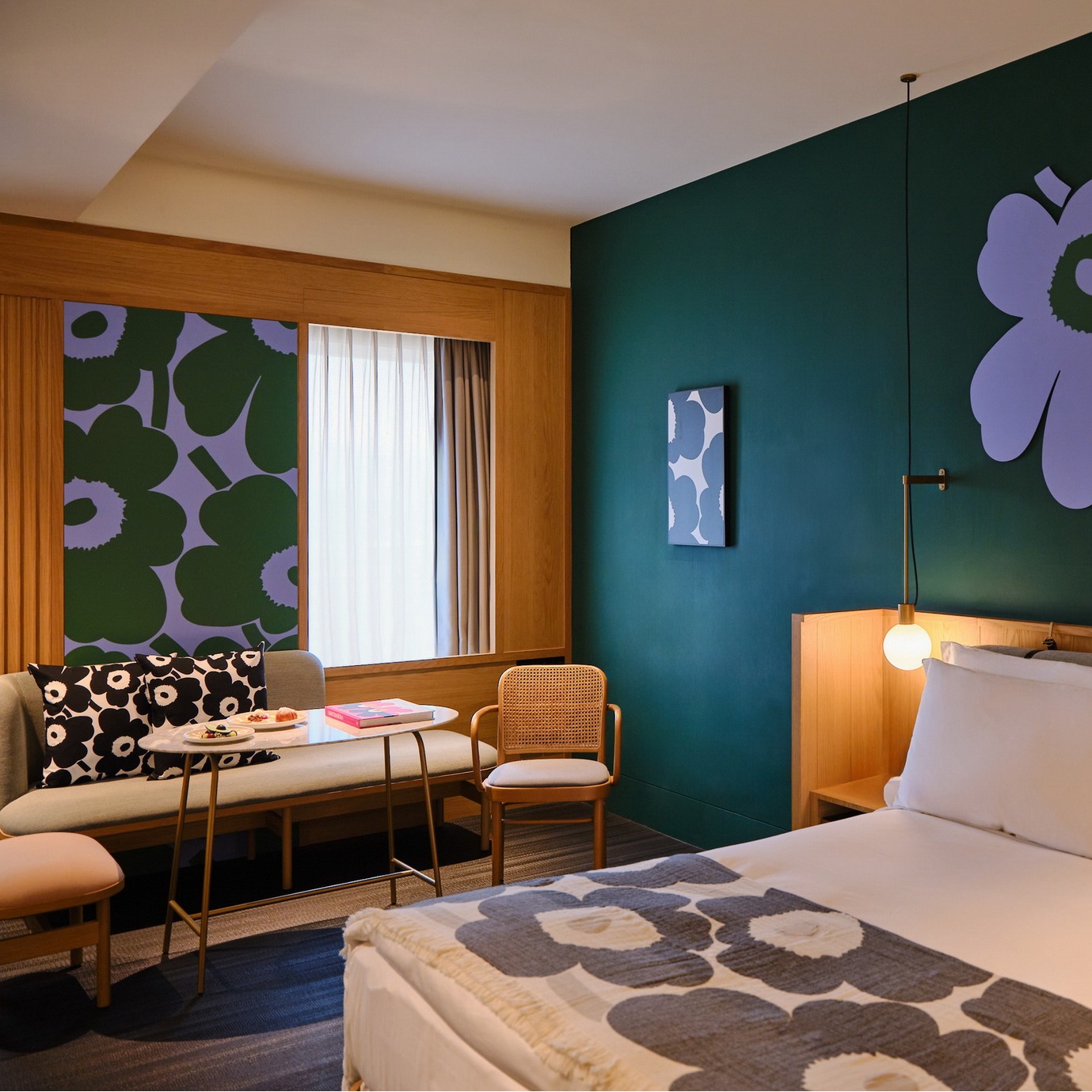 台北限定夢幻聯名！入住 Marimekko 芬蘭花漾主題房、品嚐 AMOUAGE 香水下午茶，今夏最奢華的五感旅行提案！