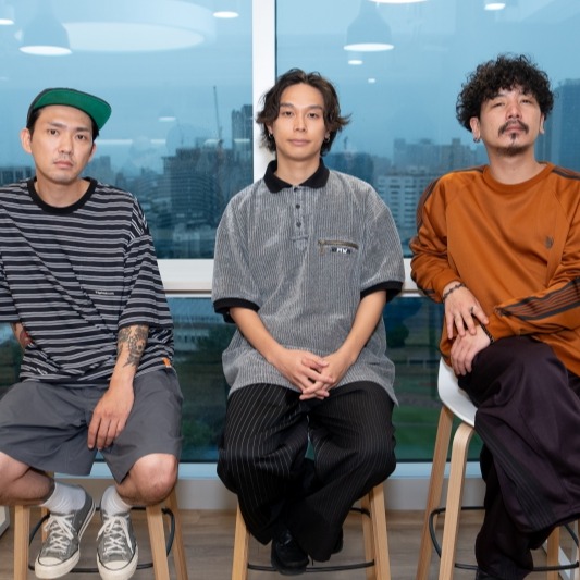 【訪問】 日本樂團  Omoinotake 大談名曲〈幾億光年〉、〈蕾〉的創作背景!好品味推草東與9m88,但夙願竟然是全裸上街?