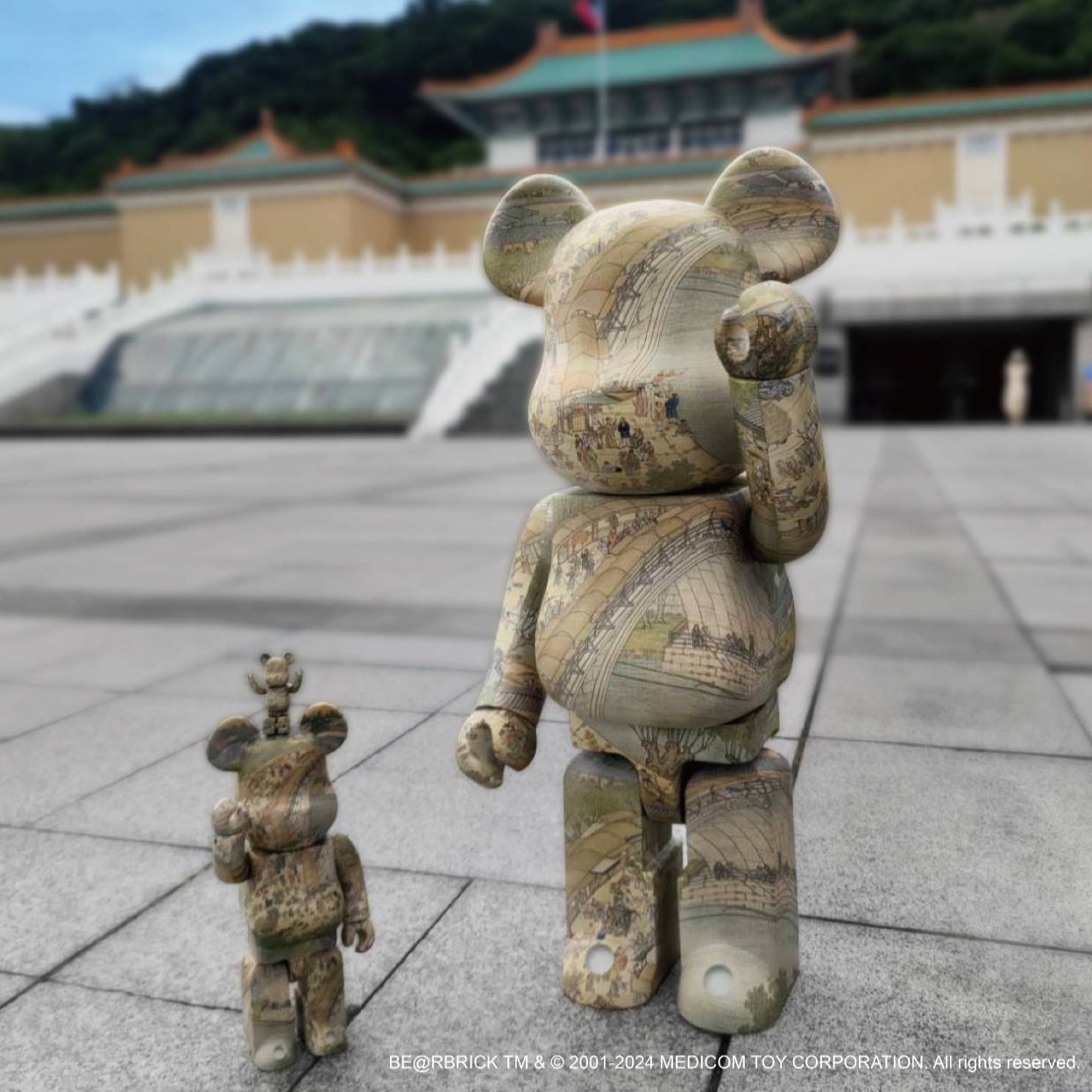 大人絕不能錯過的潮流大玩具！ 收藏家必搶-1000%庫柏力克熊「BE@RBRICK X 清明上河圖聯名款」震撼登場