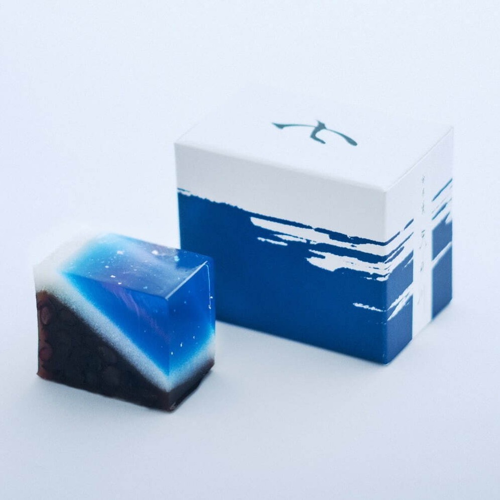 京都必買伴手禮+1?京都老舖推出夏季限定和菓子「京羊羹 天之川」!神秘夜空美景化身絕美甜品