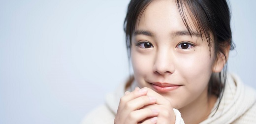 下一個新生代閃亮新星！《妻子變成小學生》中的超可愛女高中生當真あみ