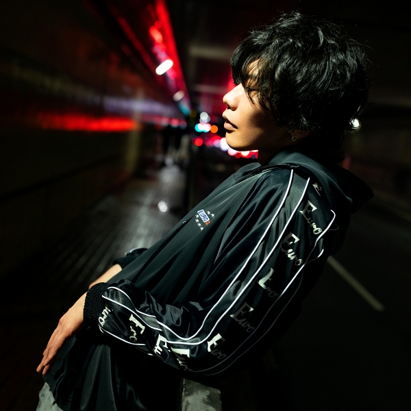 動畫《鏈鋸人》主題曲「KICK BACK」實體台壓版上市!億級天王米津玄師再破「一個億」持續霸榜