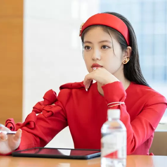 把日劇當成伸展台!演員今田美櫻在《一兆$遊戲》的華麗造型引發話題