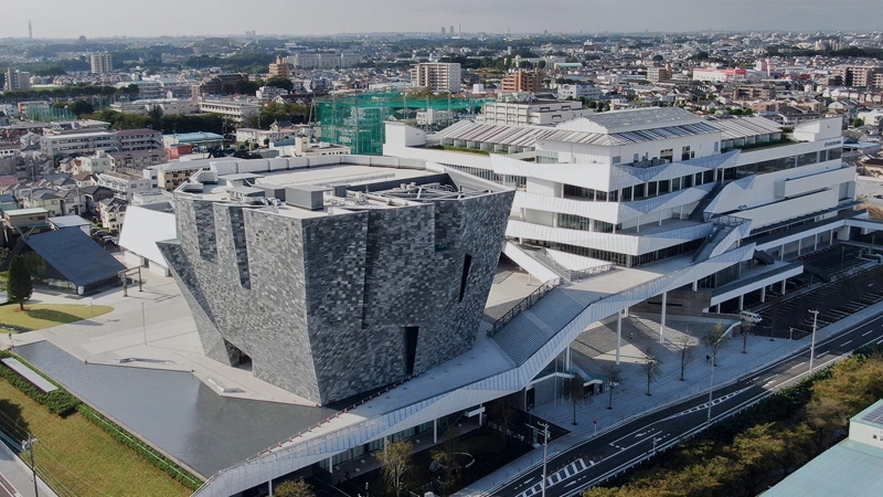 參觀完角川武藏野博物館，來入住全新開幕的書香飯店「IN THE LIBRARY hotel and books TOKOROZAWA」