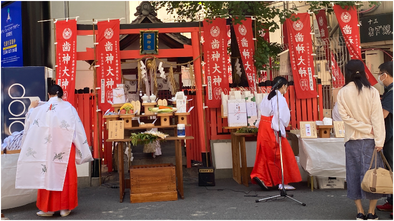 守護牙齒健康的「齒神社」,就位在人來人往的大阪梅田車站附近!