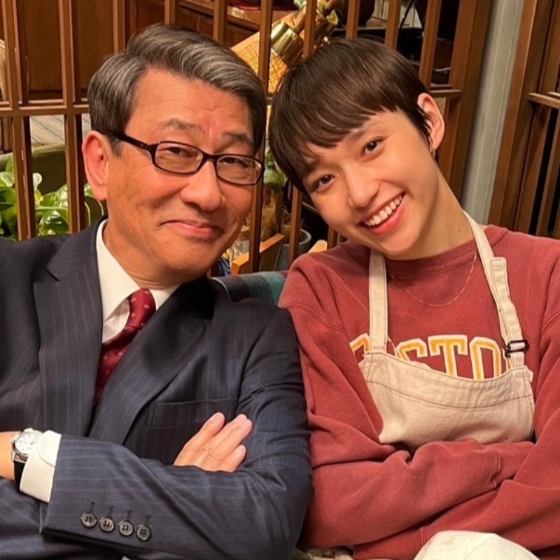 可愛童星長大了！白本彩奈在《再續．倒數第二次戀愛》飾演中井貴一的女兒