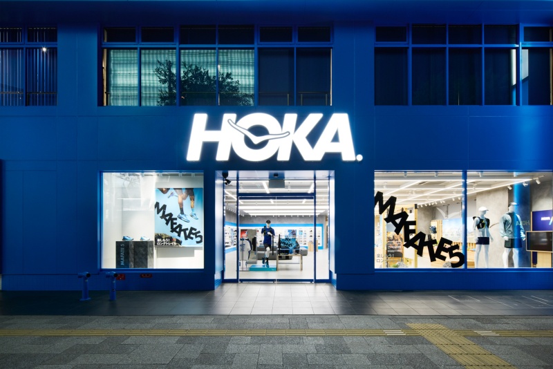 穿上超人氣HOKA鞋，日走萬步也不累！大阪心齋橋旗艦店開幕