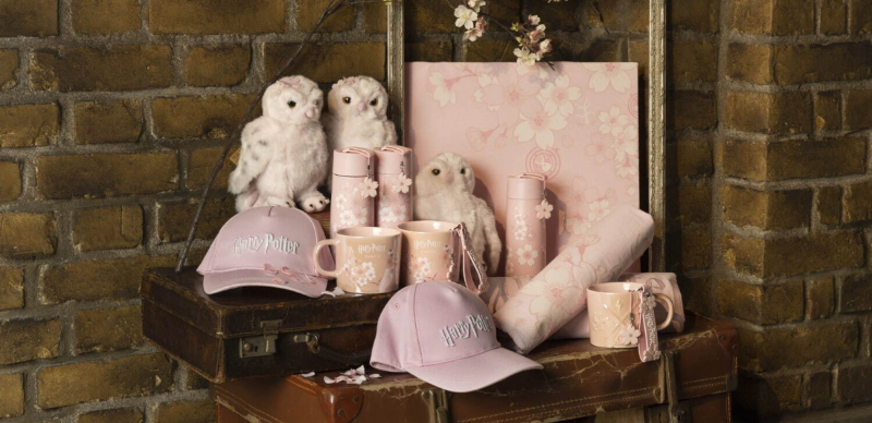 華納兄弟哈利波特影城迎接櫻花季的到來，櫻花商品及奶油啤酒口味新品上市囉！