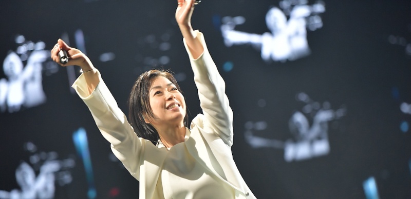 【現場報導】宇多田光首場台灣演唱會哽咽道謝！小巨蛋萬人感動合唱神曲〈First Love〉