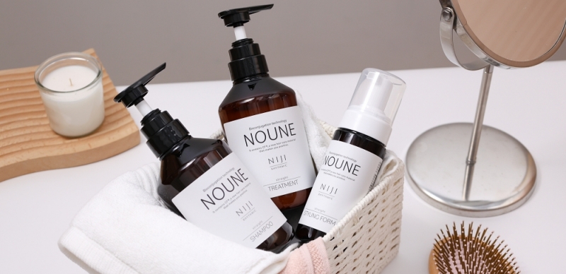 自然捲救星日本「NIJI NOUNE 直順洗髮精」拯救亂翹頭髮，在家洗個頭竟然就能直順到這種地步！