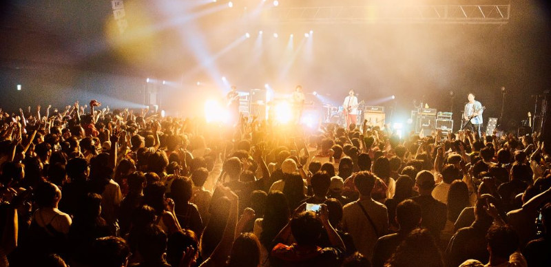 【現場報導】日本搖滾樂團「通心粉鉛筆」首度登台，「水啦！」連發，粉絲開心 HIGH 跳全場