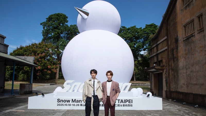 渡邊翔太跟向井康二來台蜜月行?兩人驚喜現身「Snow Man 1st POP-UP」台北快閃店 親自叮囑十大看點大公開