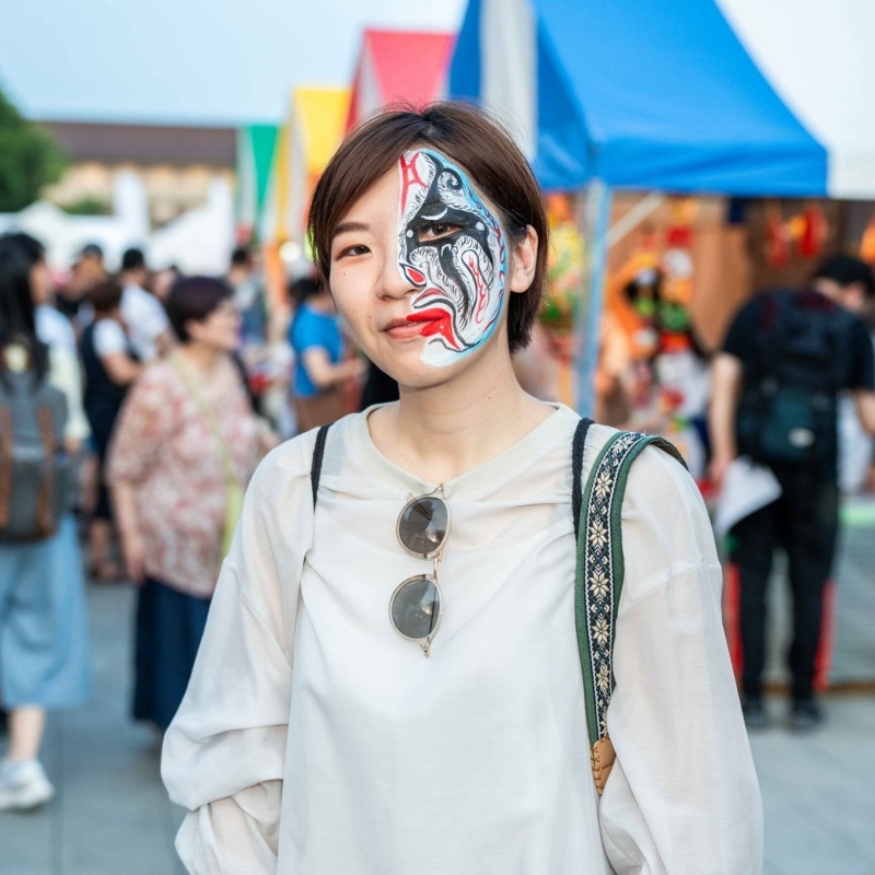 日本哈台族擠爆文總「TAIWAN PLUS」 霞海月老紅線牽兩國情誼