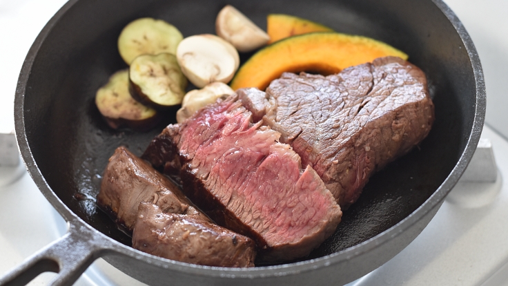 日本夢幻鑄鐵鍋「Omoi Frying Pan」強勢登台!能夠煎出全世界最美味的肉品夢幻煎鍋,創下單週突破百萬預購超強實績