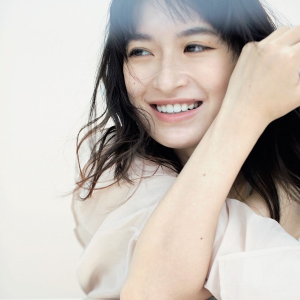 《勿說是推理》神秘的萊卡！總讓人忍不住多看一眼，兼具清新與憂鬱氣息的日本演員門脇麥