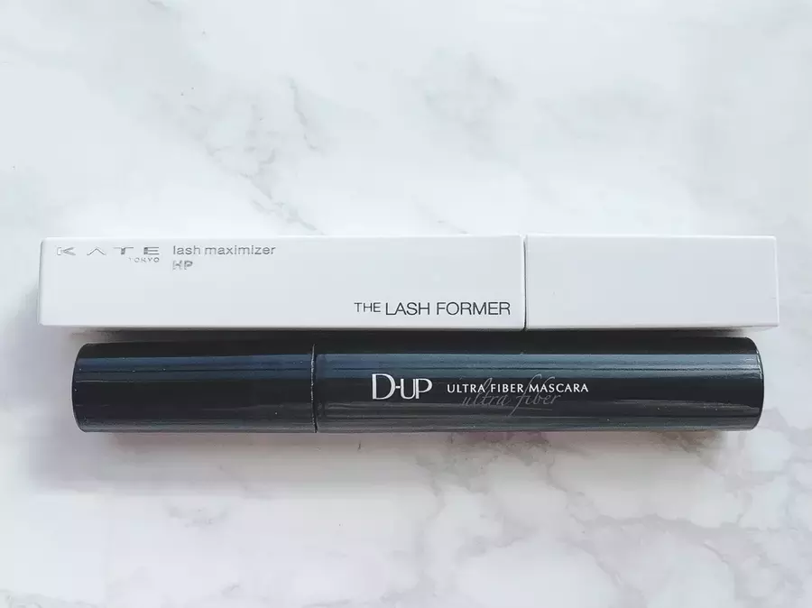 用睫毛膏刷出纖長睫毛