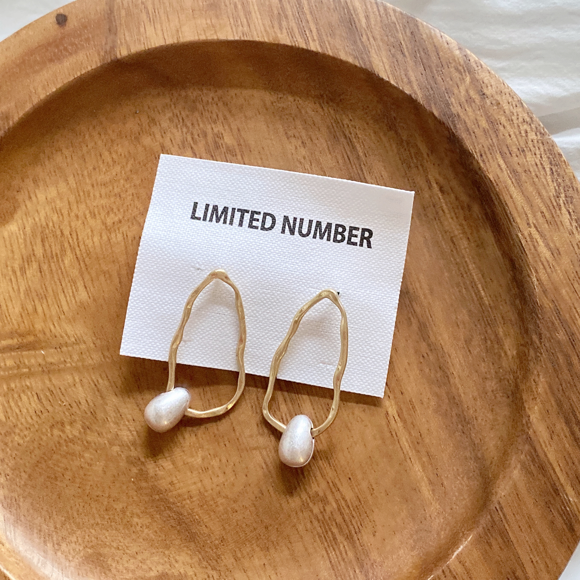 MOON | 月亮下 · 2 Way