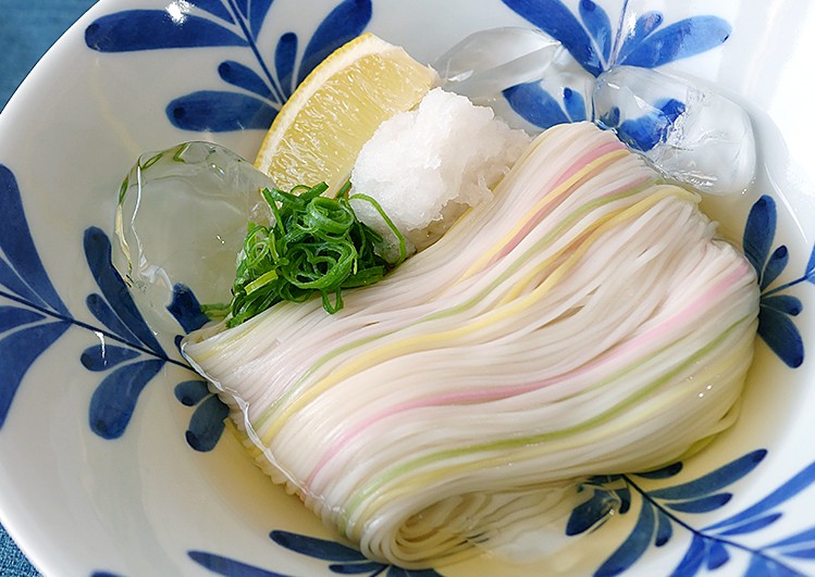 五色素麵__KinKiKids_25週年_キンキ２５円でCM出演