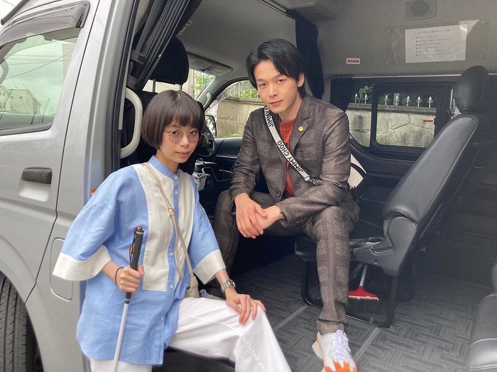 《石子與羽男》側拍