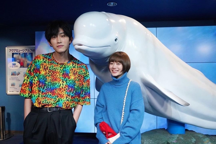 《不良少年與白手杖女孩》側拍