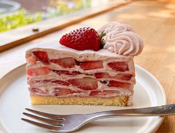 いちごまみれのミルクレープ