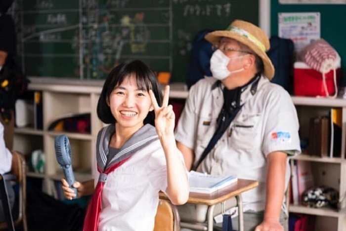 安原琉那飾演《心之谷》側拍