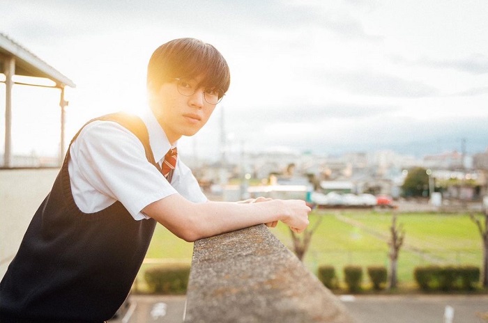 《獻給國王的無名指》側拍