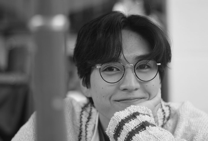 《獻給國王的無名指》側拍