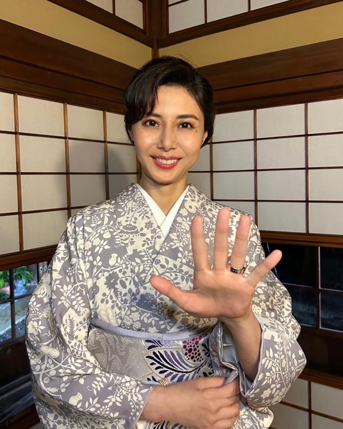 松嶋菜菜子和服