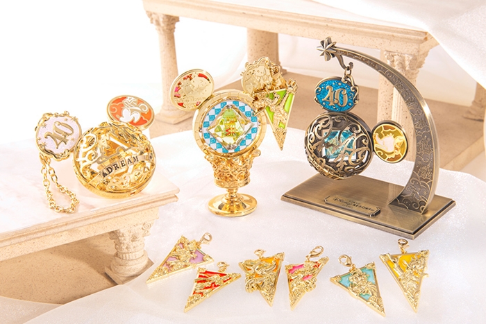 「Moments-Go-Round」客製化掛鍊&底座