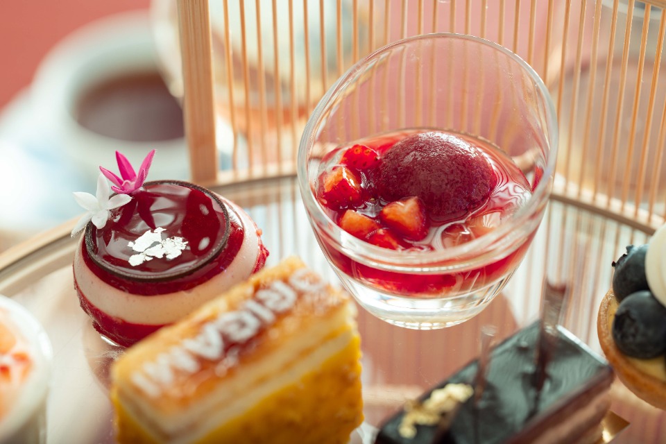 草莓與莓果製成的點心