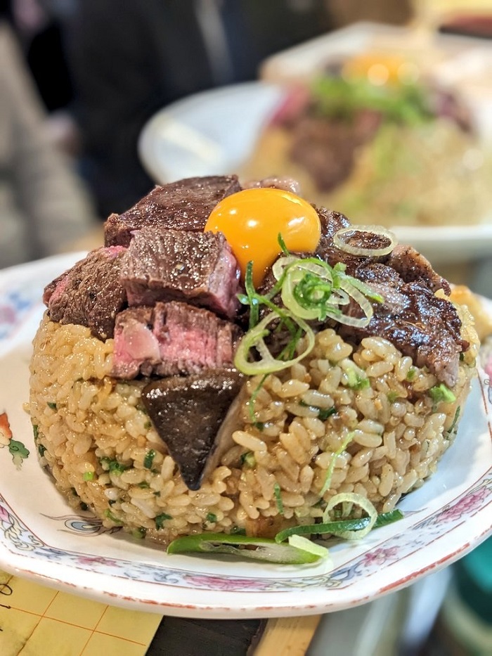 牛排雙拼炒飯(ステーキチャーハン)