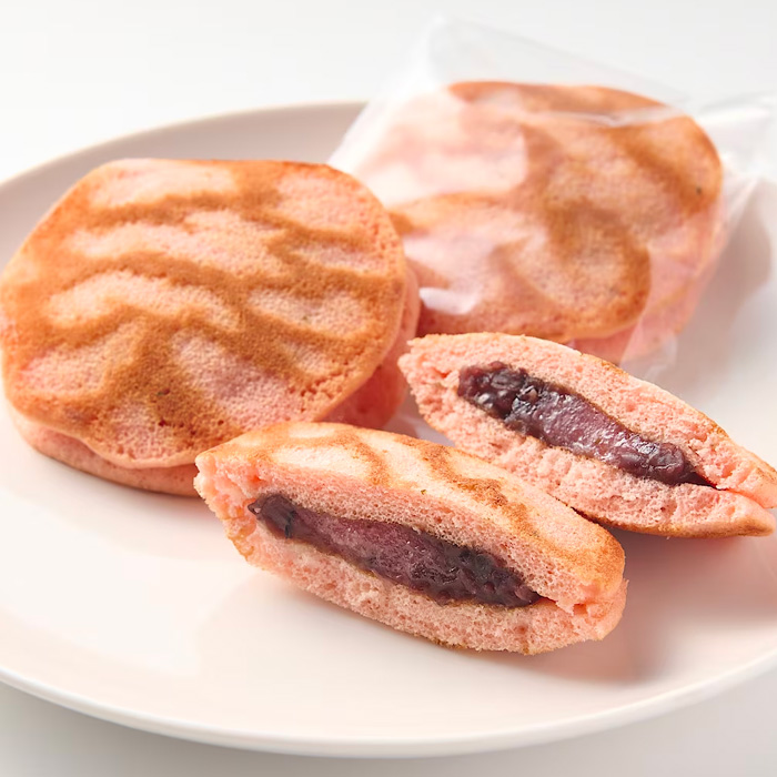 桜もち入りトラ焼き