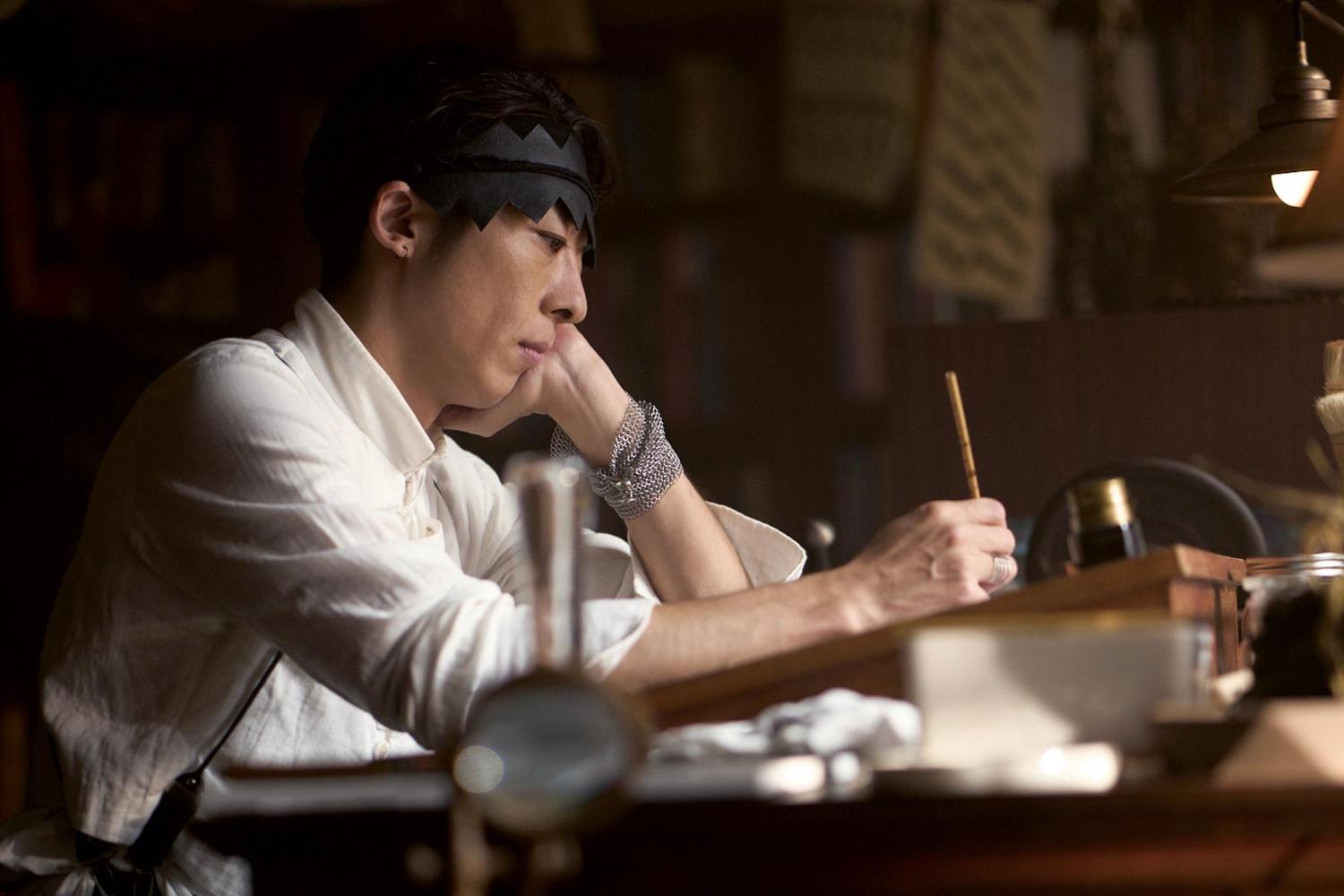 岸邊露伴一動也不動