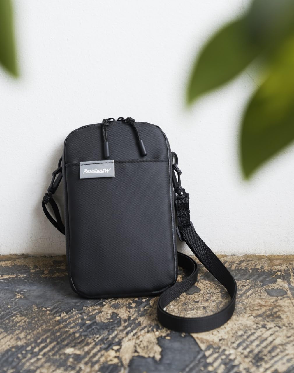抗汙防水手機斜背包
