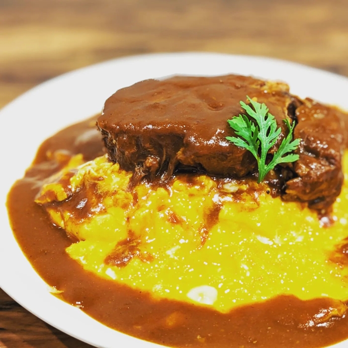 牛舌咖哩蛋包飯