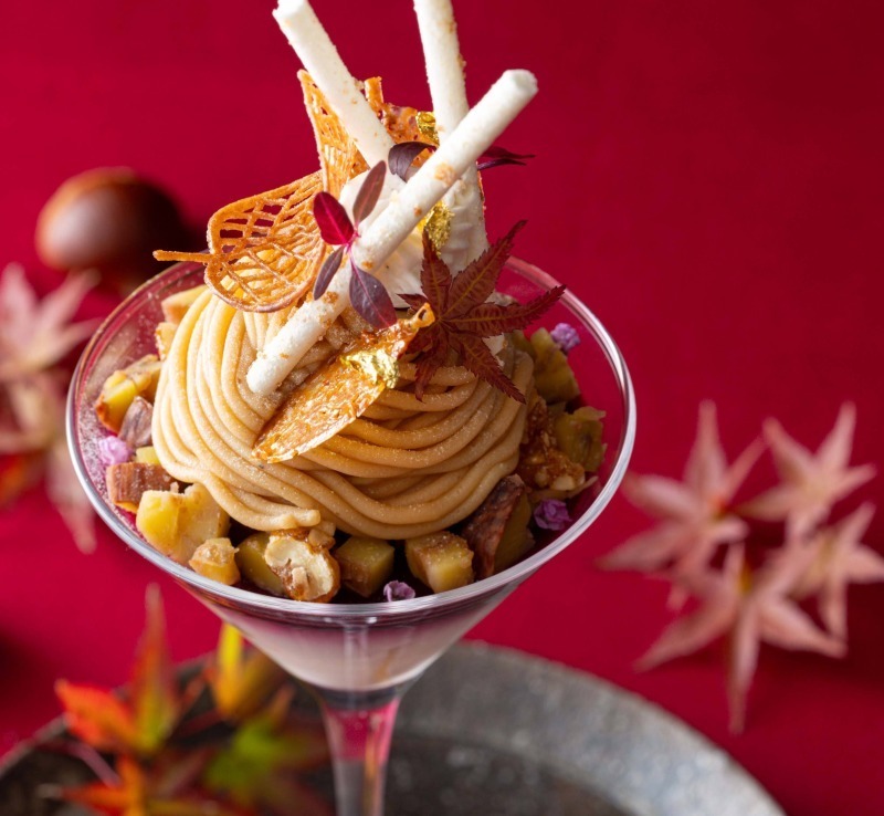 2024年10月_美麗甜點_Le Cafe Joel Robuchon_蒙布朗風格的栗子聖代佐洋梨與黑醋栗_栗パフェ モンブラン仕立て 洋梨とカシスをアクセントに