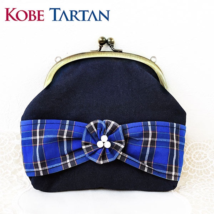 花呢格紋口金包