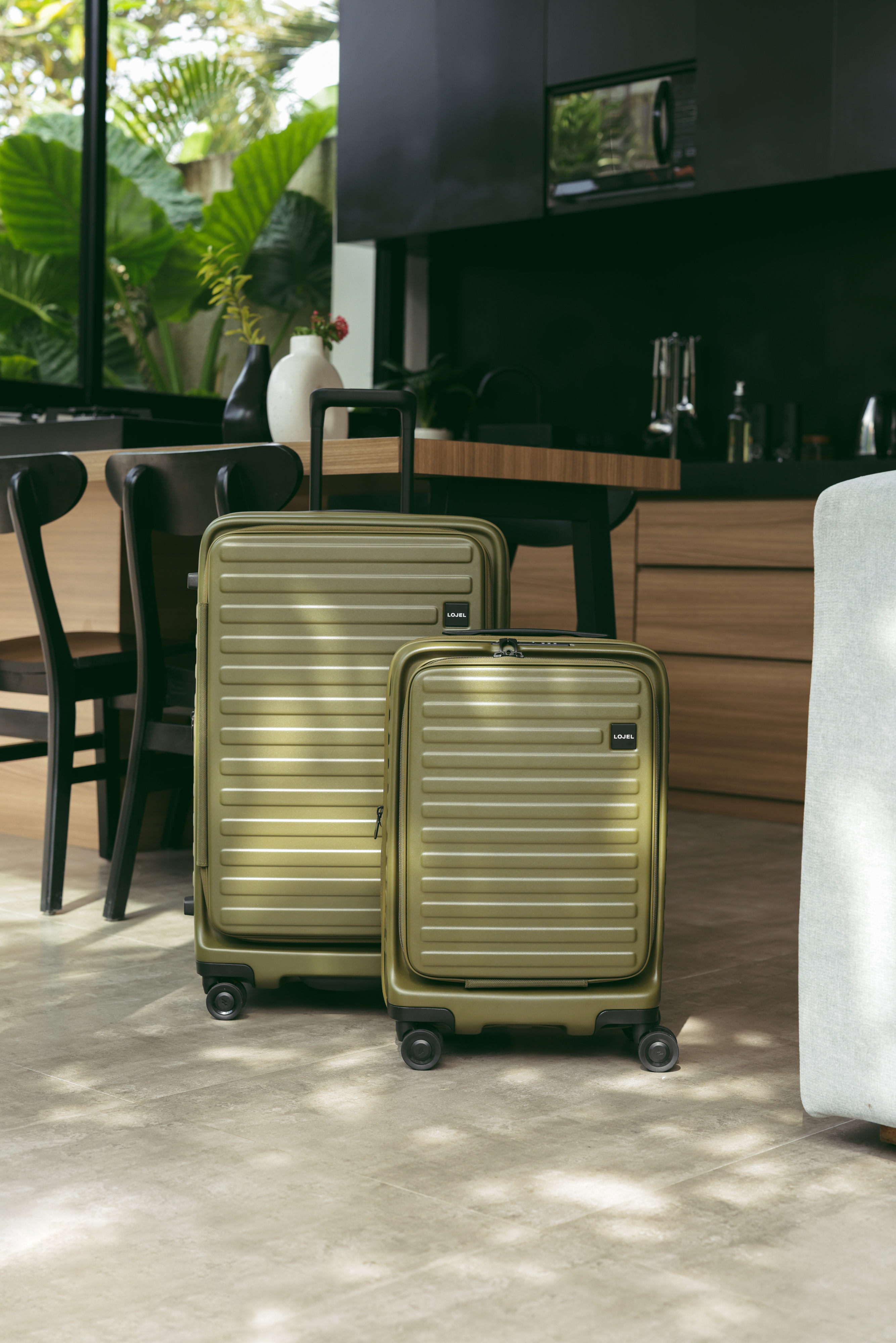 lojel行李箱