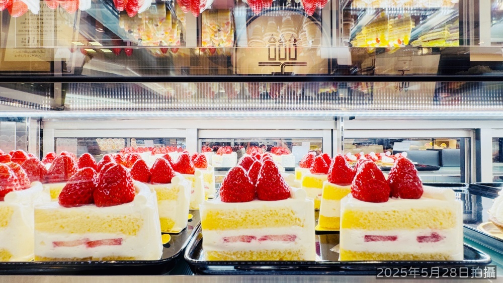 大阪高島屋的 HENRI CHARPENTIER 三根蠟燭甜點店門市