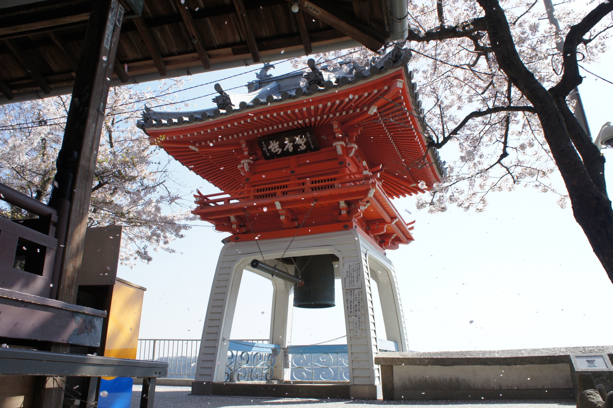 Senko-ji Temple grounds
