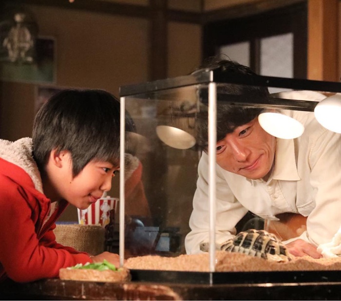ทาคาฮาชิ อิซเซย์ จากเรื่อง «Bokura wa Kiseki de Dekite Iru»