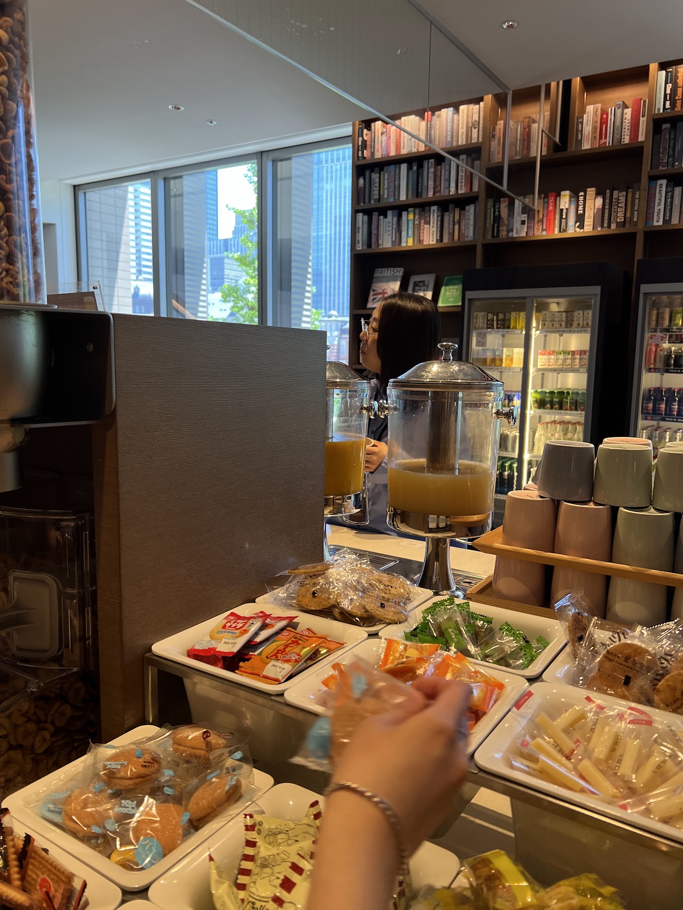 TSUTAYA BOOKSTORE SHARE LOUNGE