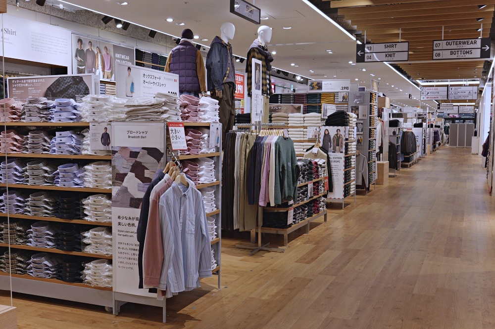 日本_UNIQLO_UMEDA_店內