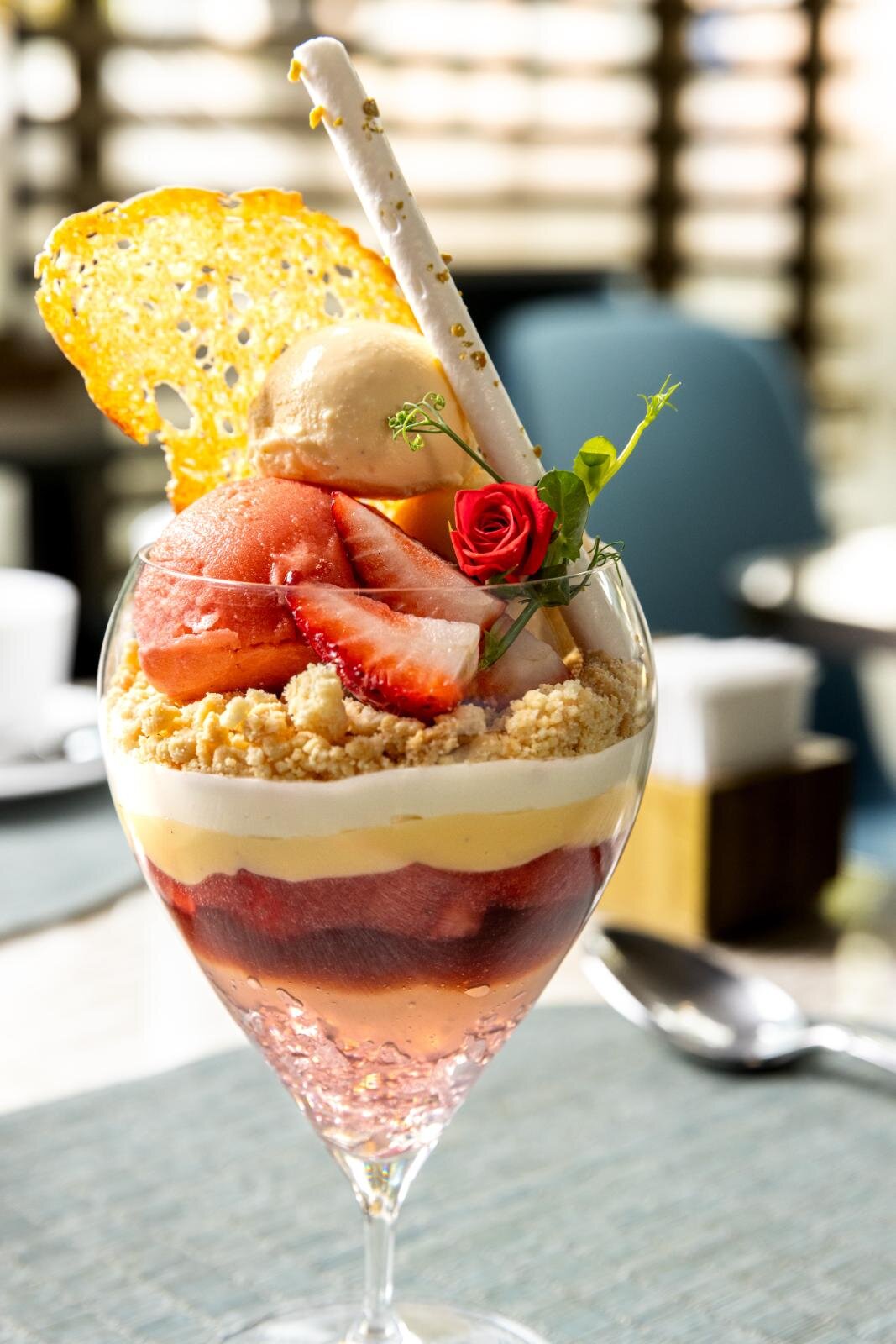 2026年1月_美麗甜點_Giorgio Armani_草莓玫瑰聖代