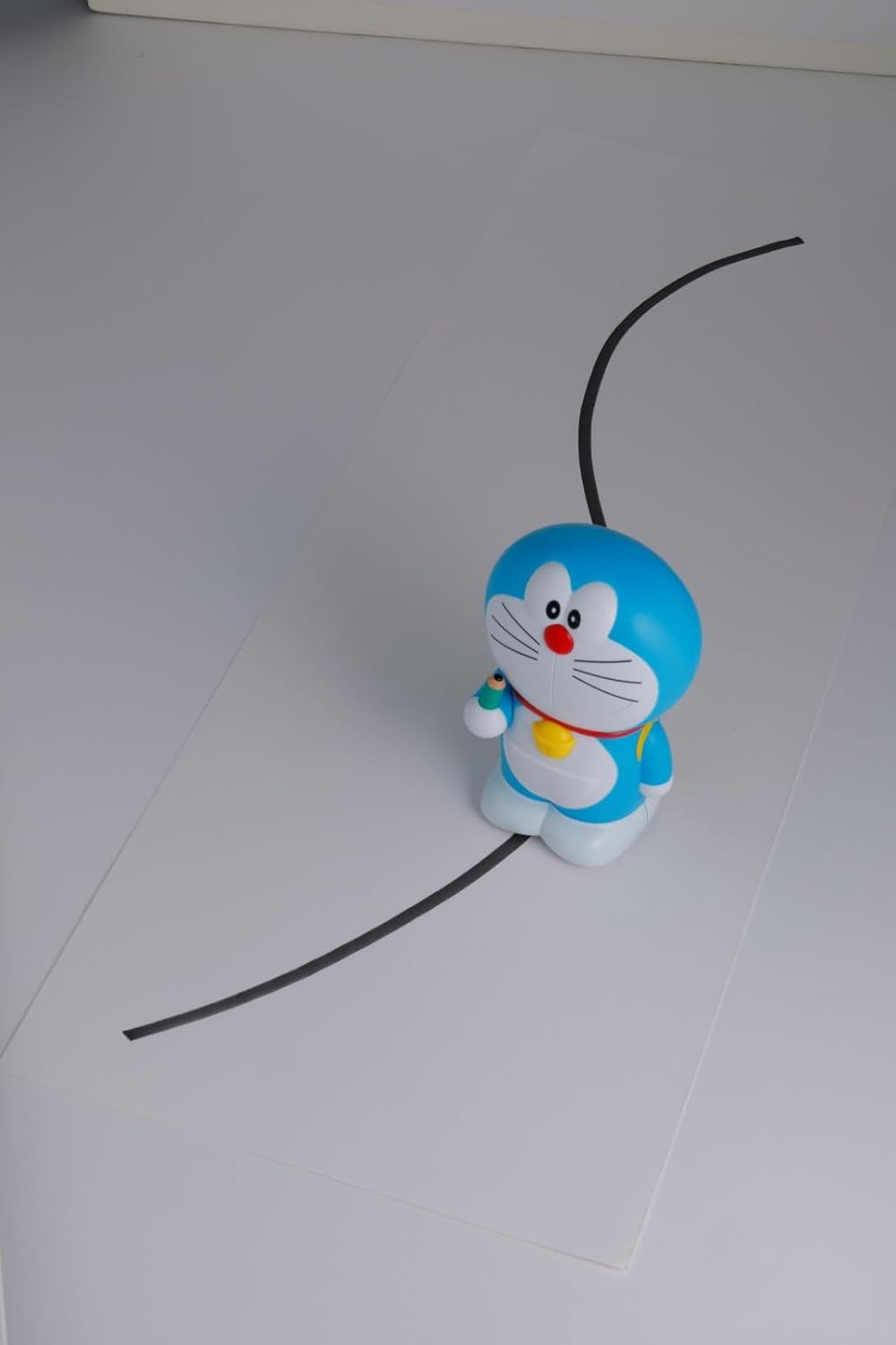 哆啦A梦寻线移动机器人