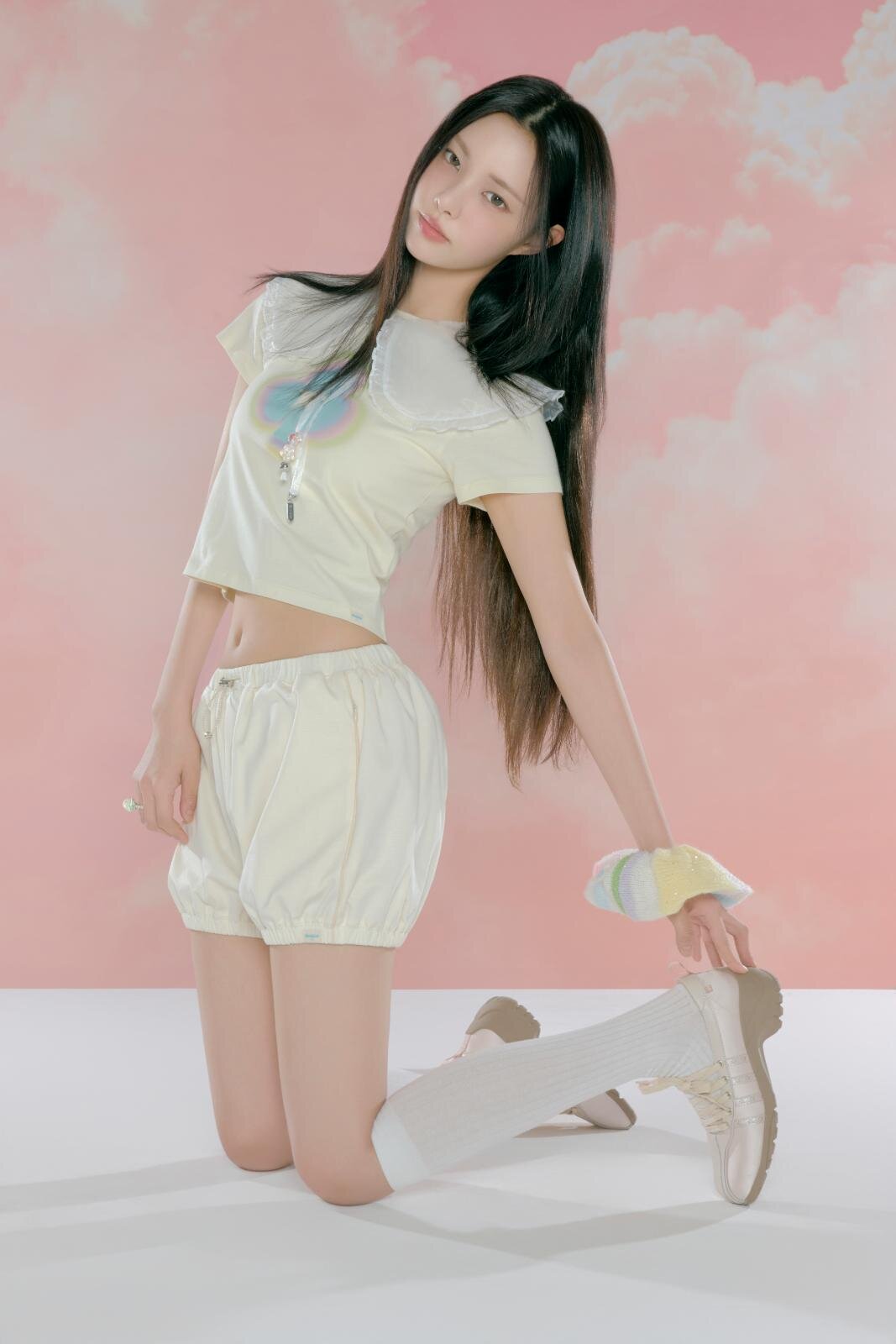 Bliss Heel Laceup Sneakers 粉米色 18,700 日圓