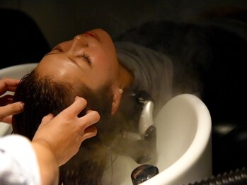 ヴィオドラジェ(vieo dragee)の写真/《香り豊かなヘッドスパ》SHIGETA取り扱いサロン♪植物のチカラと香りでうるサラHairを手に入れる！