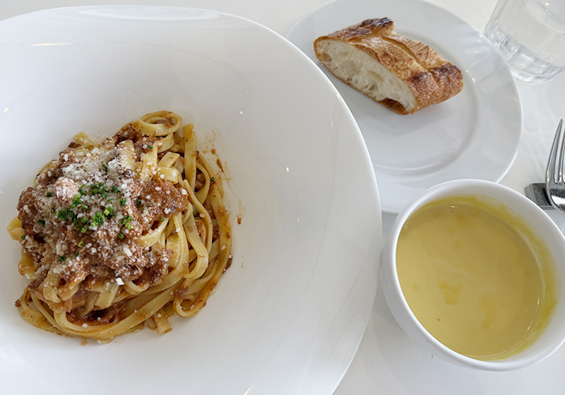 iI-ch&eacute;-cciano MIE-LE